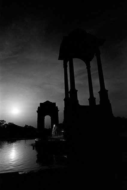 04_intach.indiagate.delhi.blackandwhite.india.jpg